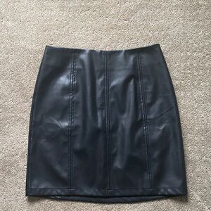 Elegant Black Pencil Skirt